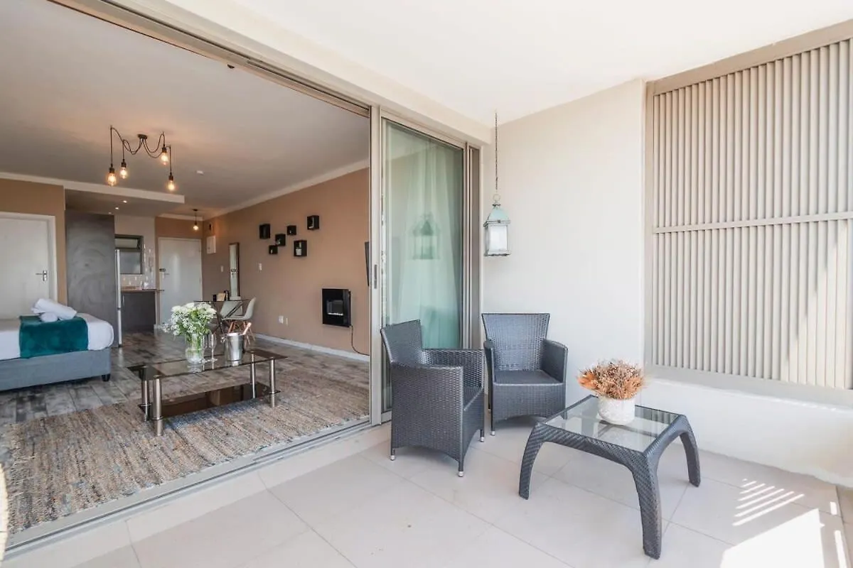Charming Studio Apartment In Greenpoint Cape Town