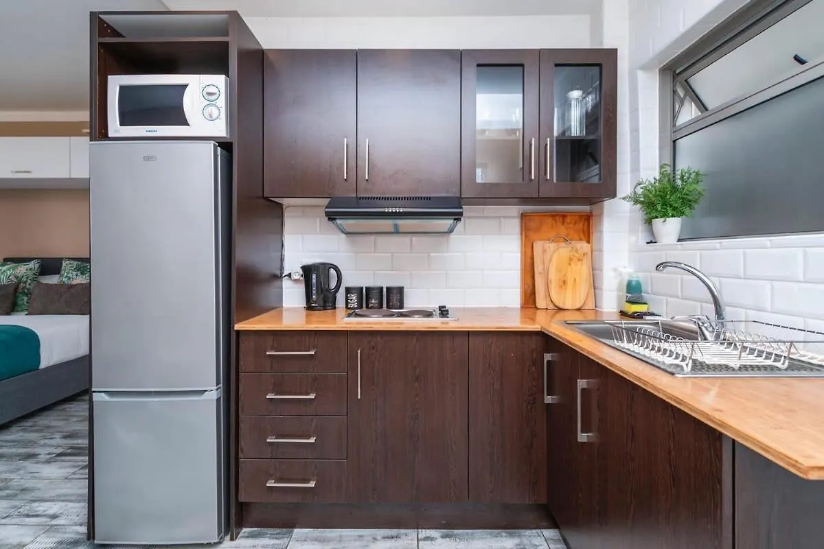 Charming Studio Apartment In Greenpoint Cape Town 0*,