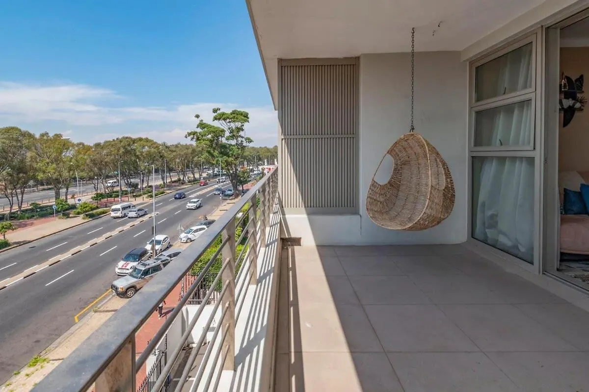 Charming Studio Apartment In Greenpoint Cape Town